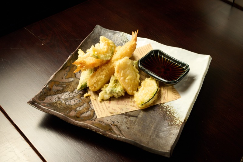 Golden shrimp tempura with tentsuyu dipping sauce at Showa Era NYC